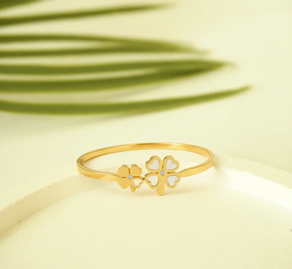 Gold-Plated Anti Tarnish Four-Leaf Clover Themed Openable Bangle