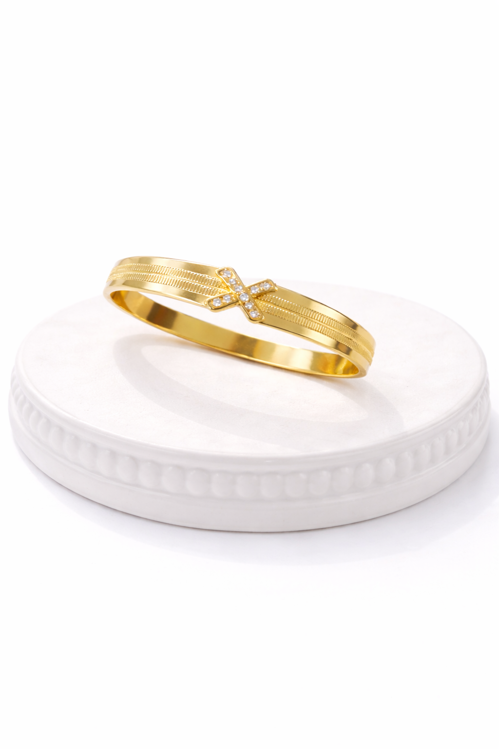 Aurora Triple-Line Diamond-Studded Gold Bracelet