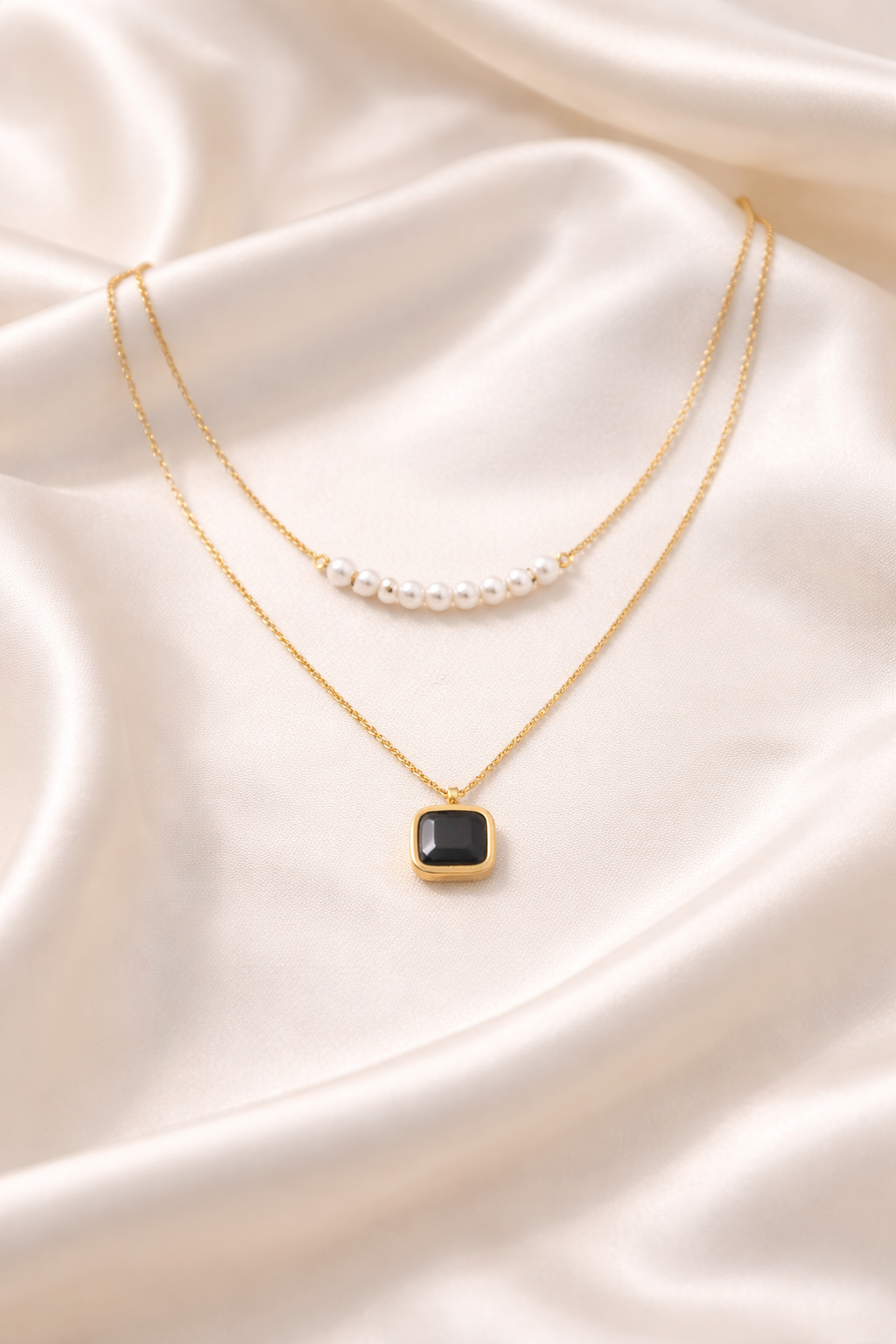 Anti-Tarnish Gold Black Stone Pearl Layered Pendant Necklace