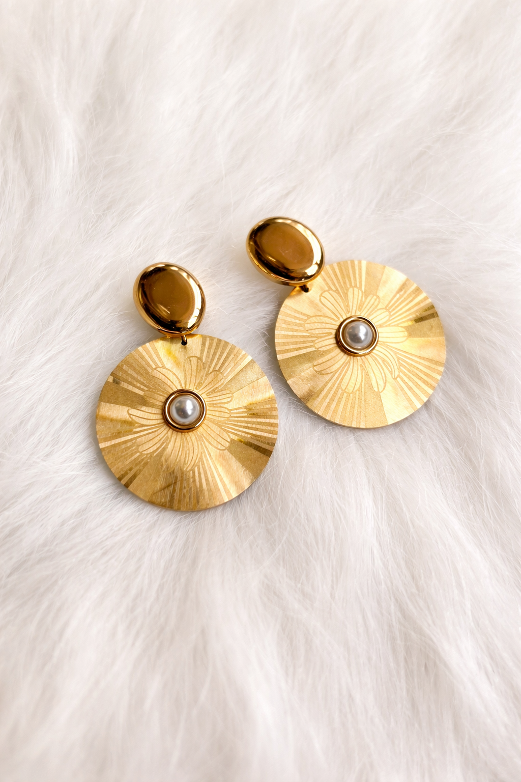 Aurelia Sunburst 18k Gold Disc Earrings with Pearl | Anti-Tarnish