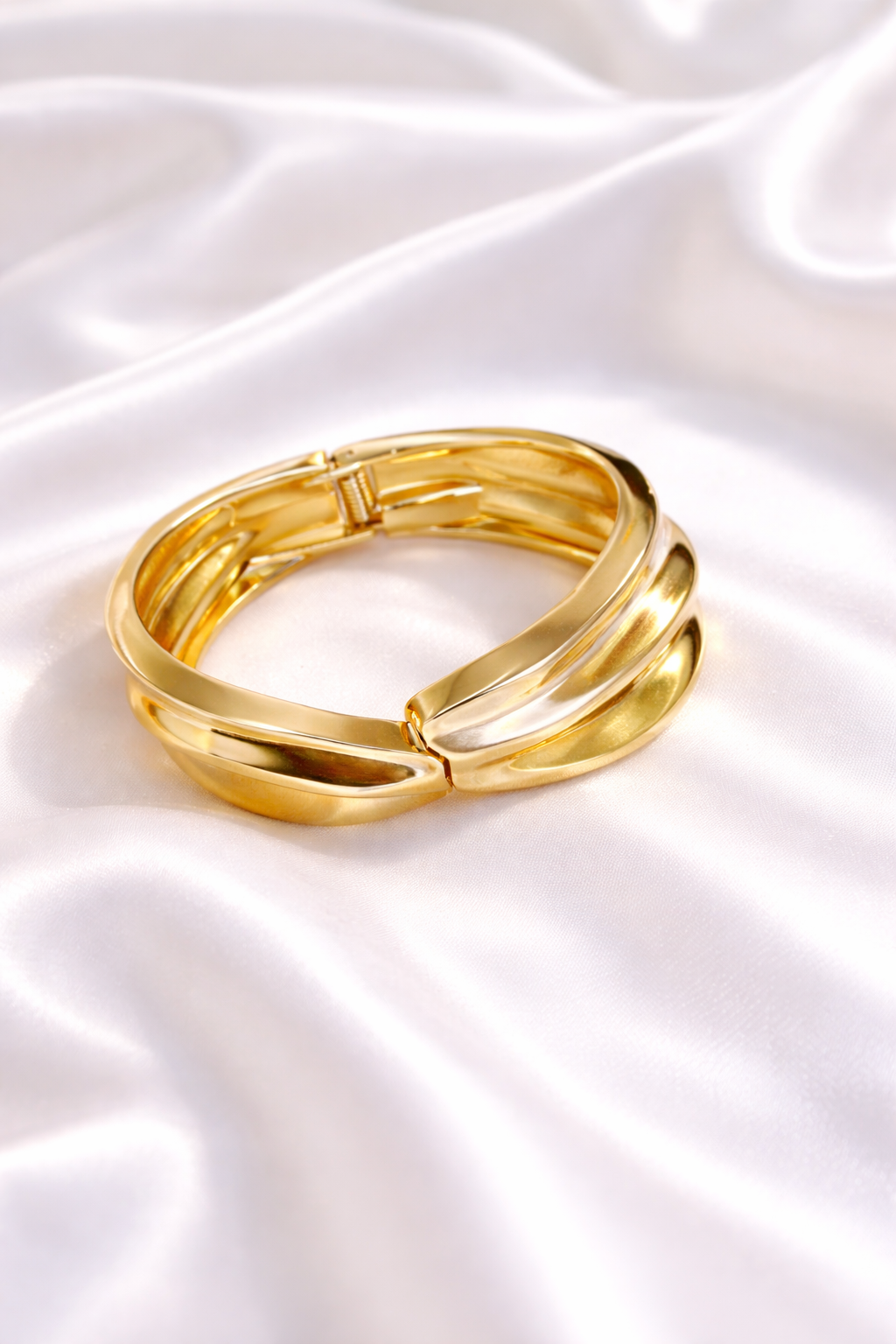 Anti-Tarnish Gold Plated Classic Hinged Bracelet