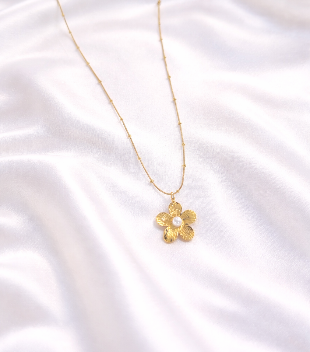 Anti-Tarnish Gold Plated Pearl Floral Pendant Necklace