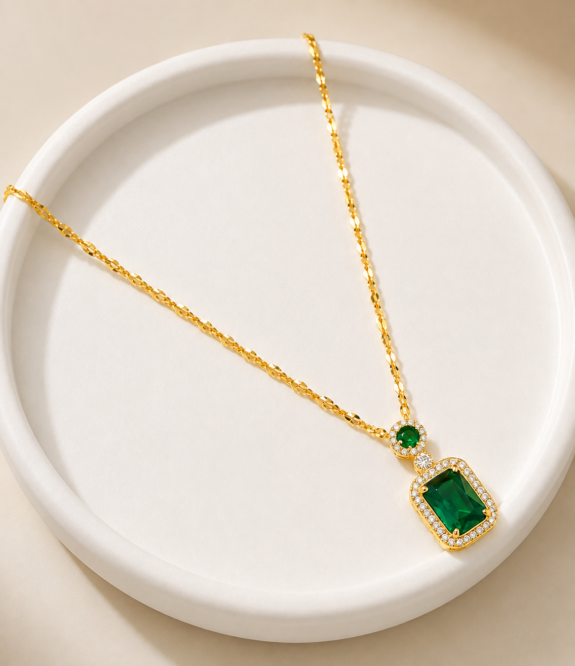 Emerald Elegance Pendant 18K Gold plated | Anti-Tarnish