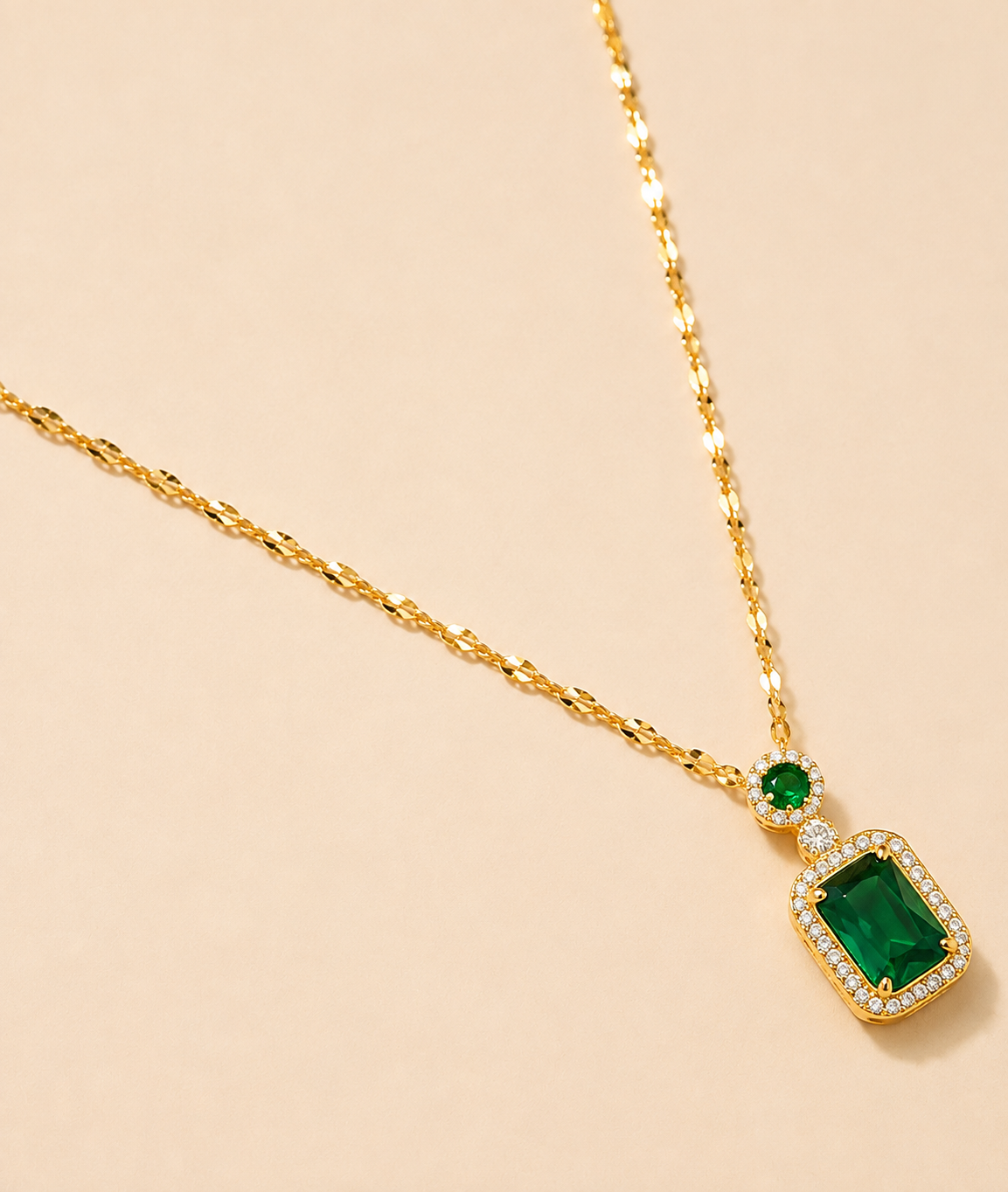 Emerald Elegance Pendant 18K Gold plated | Anti-Tarnish
