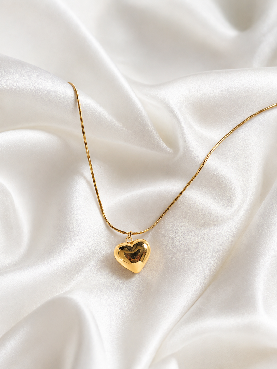 Golden Heart Pendant Necklace Anti-Tarnish